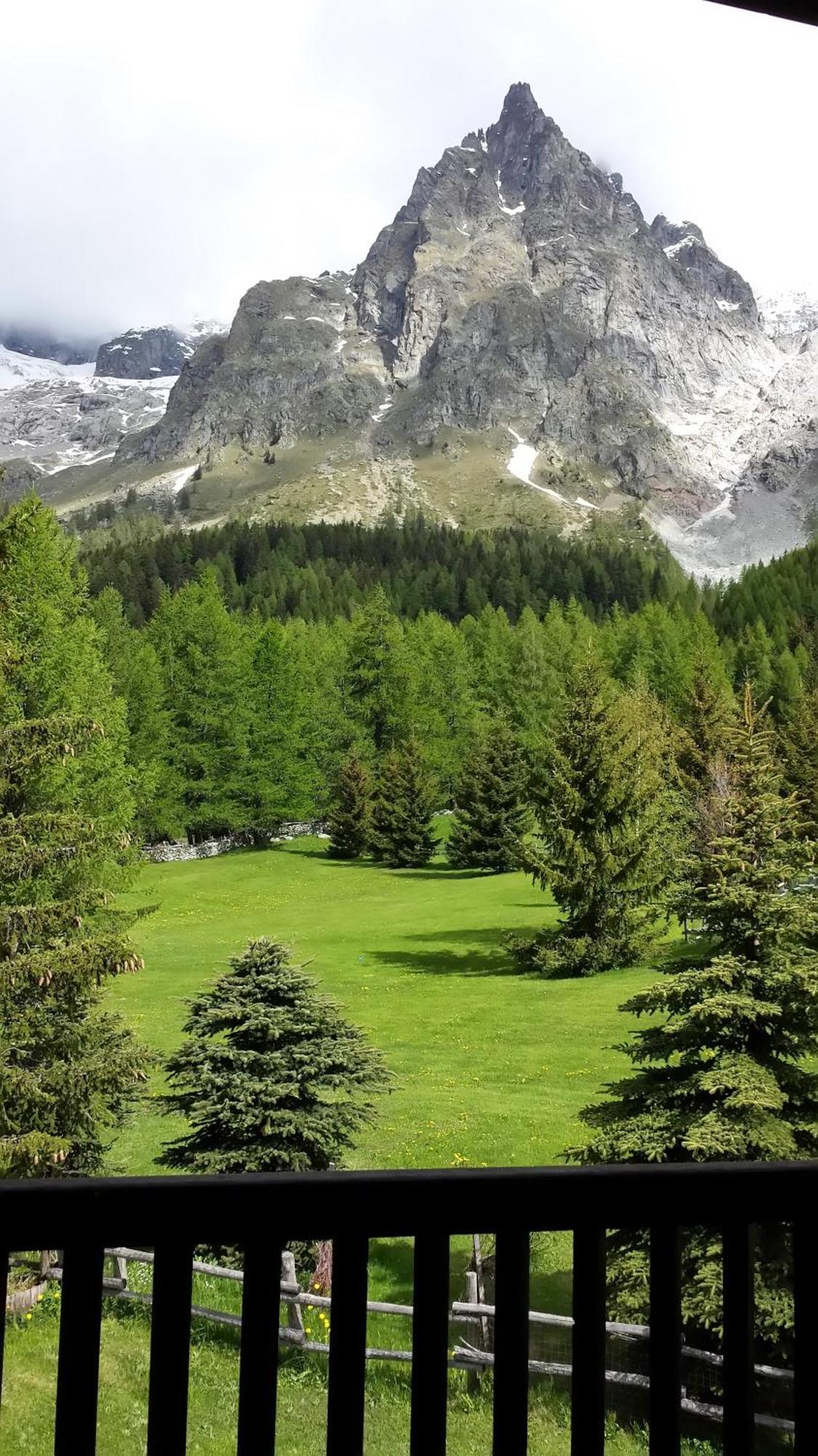 Hotel Locanda Belvedere Courmayeur Værelse billede