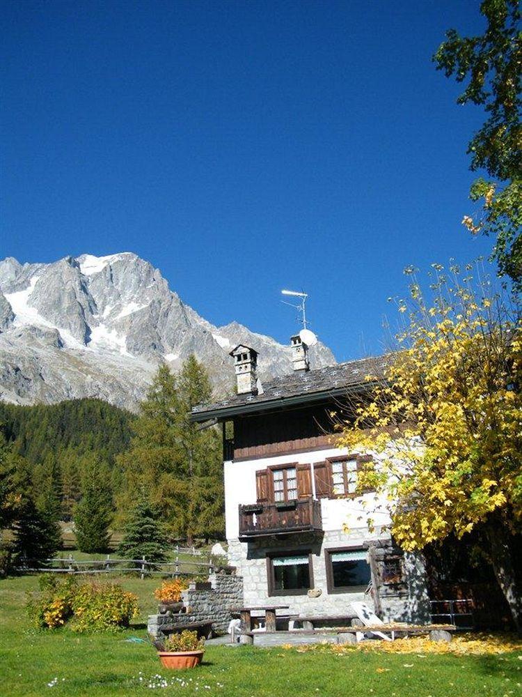 Hotel Locanda Belvedere Courmayeur Eksteriør billede
