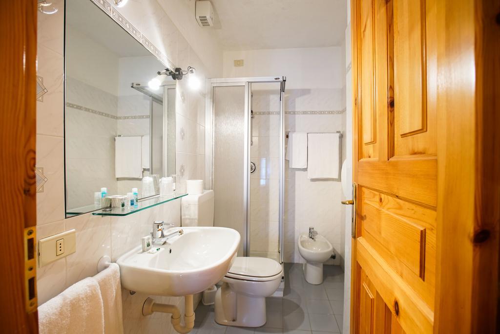 Hotel Locanda Belvedere Courmayeur Eksteriør billede