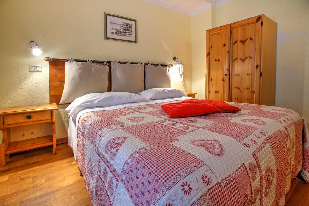 Hotel Locanda Belvedere Courmayeur Eksteriør billede