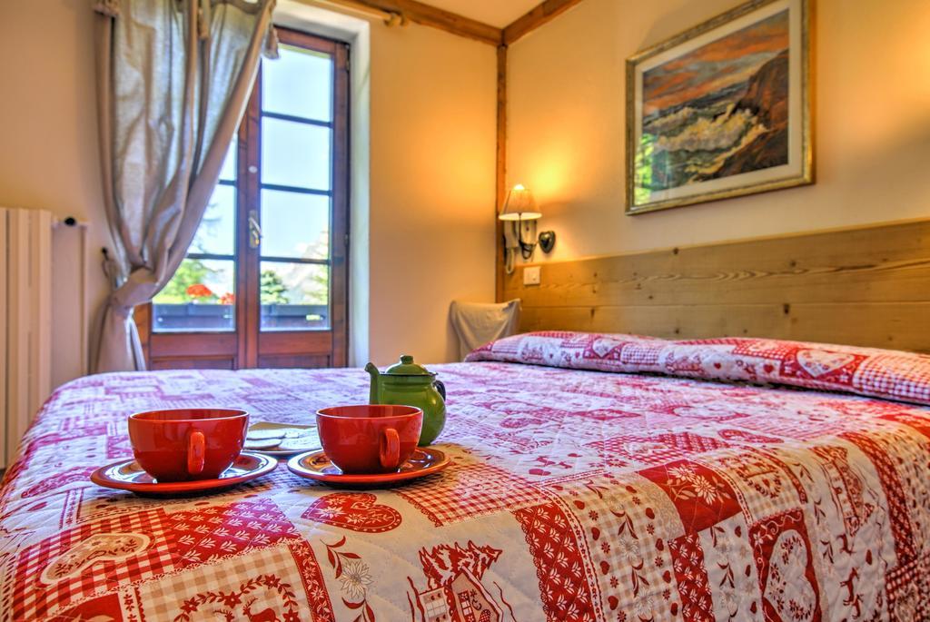 Hotel Locanda Belvedere Courmayeur Eksteriør billede
