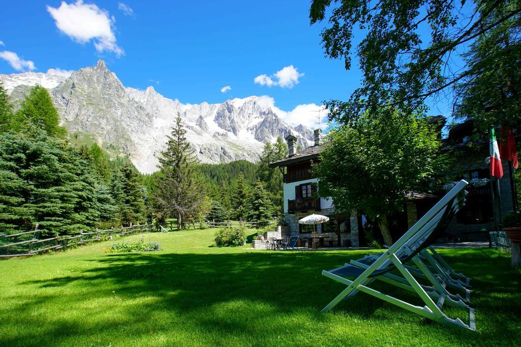 Hotel Locanda Belvedere Courmayeur Eksteriør billede