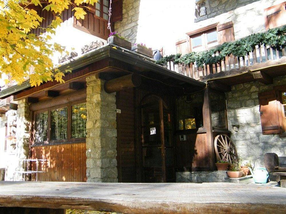 Hotel Locanda Belvedere Courmayeur Eksteriør billede
